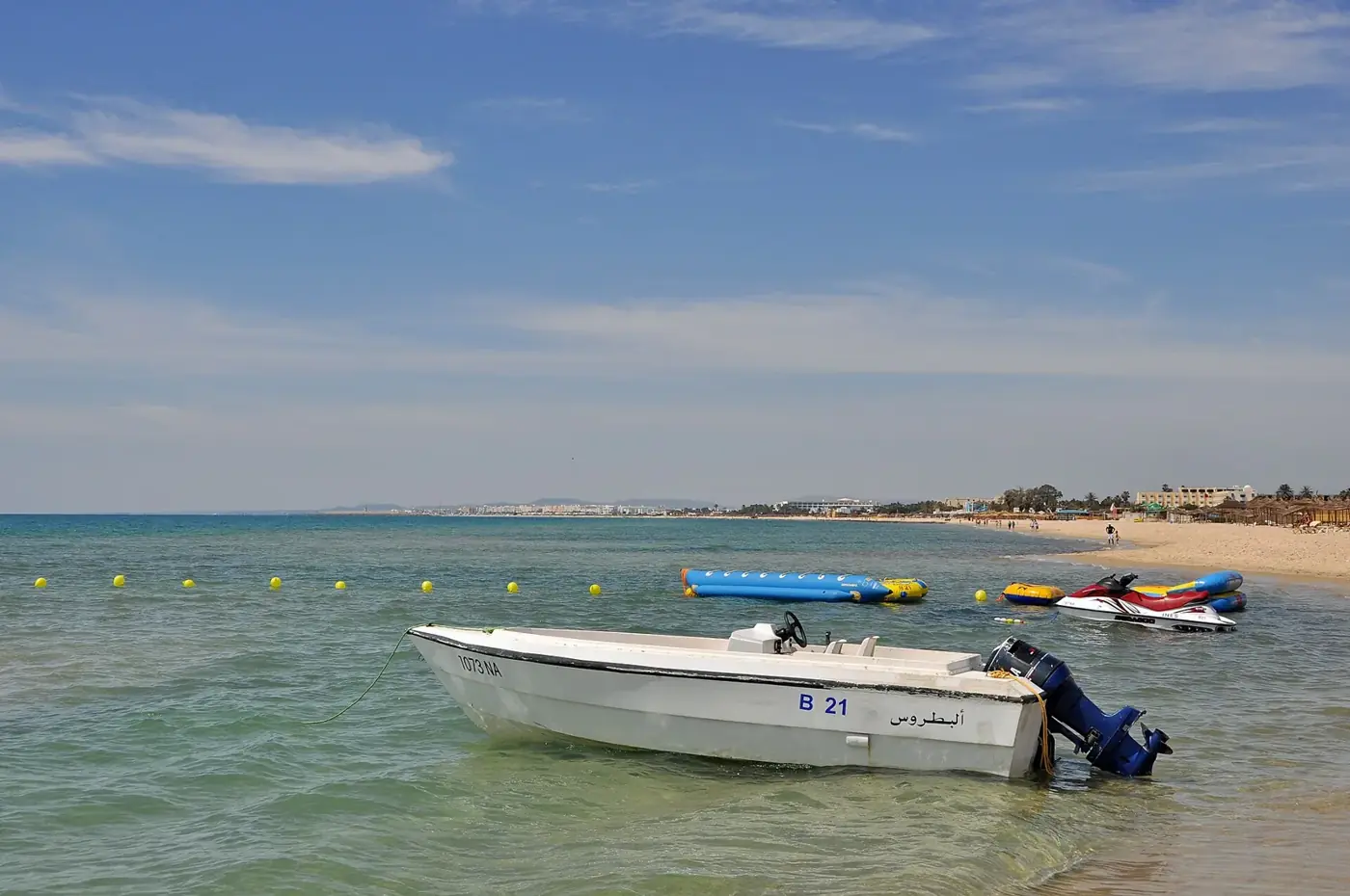 Spiaggia di Hammamet Sud con mare calmo
